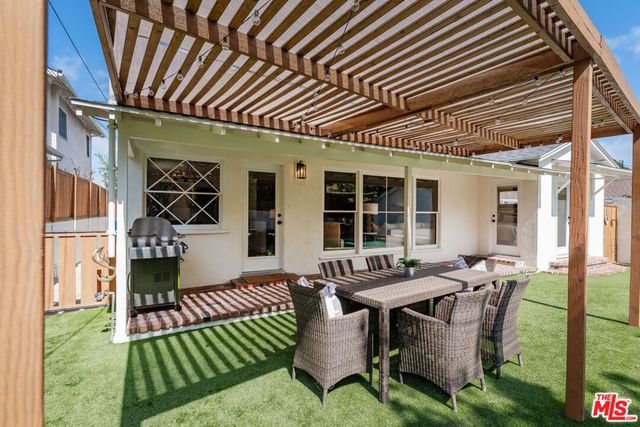 22140 Ybarra Road, Woodland Hills, CA 91364