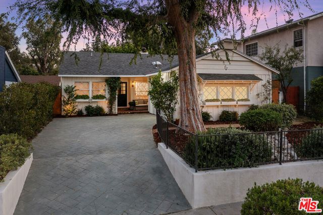 22140 Ybarra Road, Woodland Hills, CA 91364