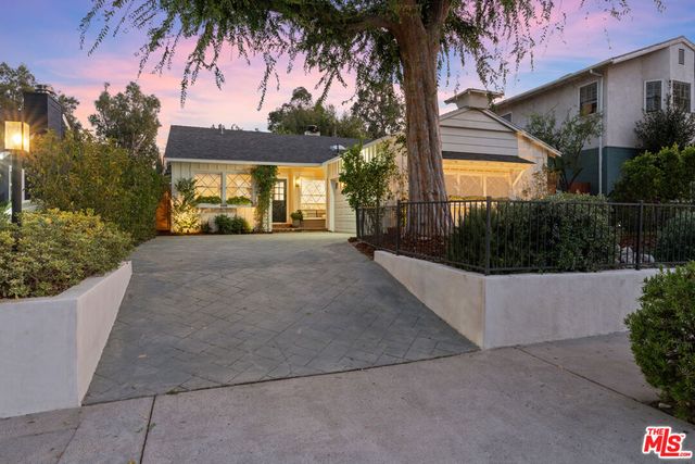 22140 Ybarra Road, Woodland Hills, CA 91364