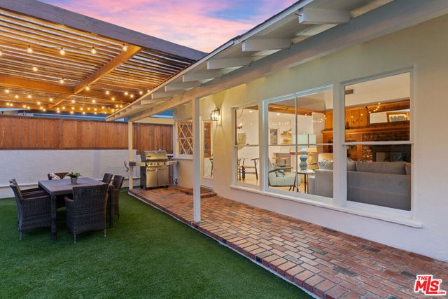 22140 Ybarra Road, Woodland Hills, CA 91364