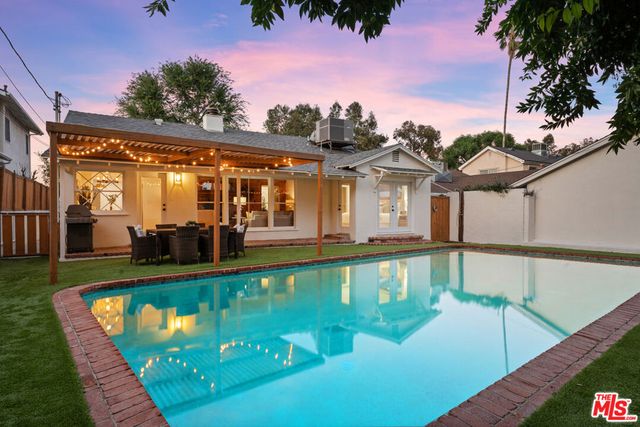 22140 Ybarra Road, Woodland Hills, CA 91364