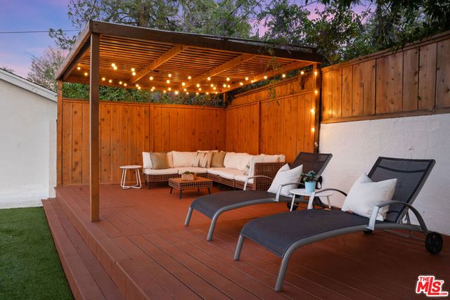 22140 Ybarra Road, Woodland Hills, CA 91364