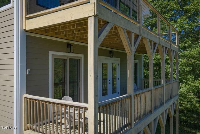683 Lakeridge Drive, Butler, TN 37640