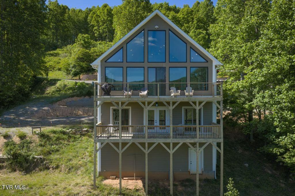 683 Lakeridge Drive, Butler, TN 37640