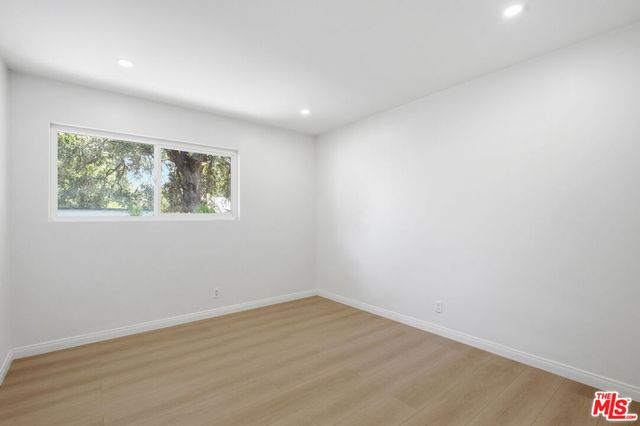 1832 N Summit Avenue, Pasadena, CA 91103