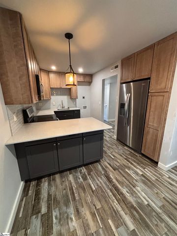 311 W Earle Street Unit B31, Greenville, SC 29609