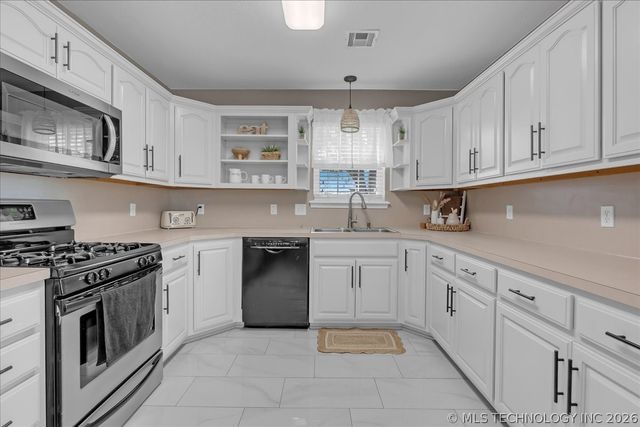 21411 E 36th Street S, Broken Arrow, OK 74014