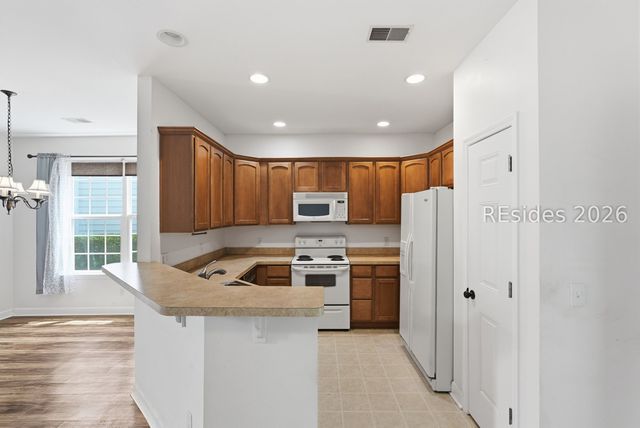 8 Winterberry Ln, Bluffton, SC 29910