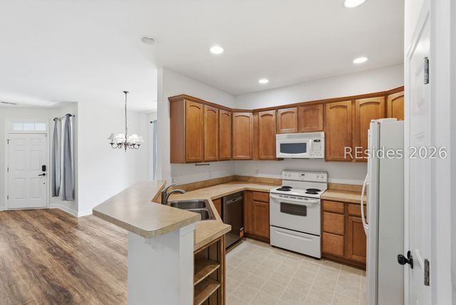 8 Winterberry Ln, Bluffton, SC 29910