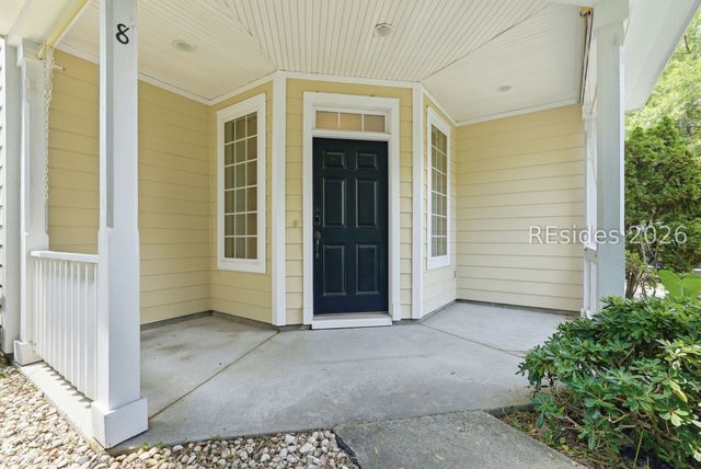 8 Winterberry Ln, Bluffton, SC 29910