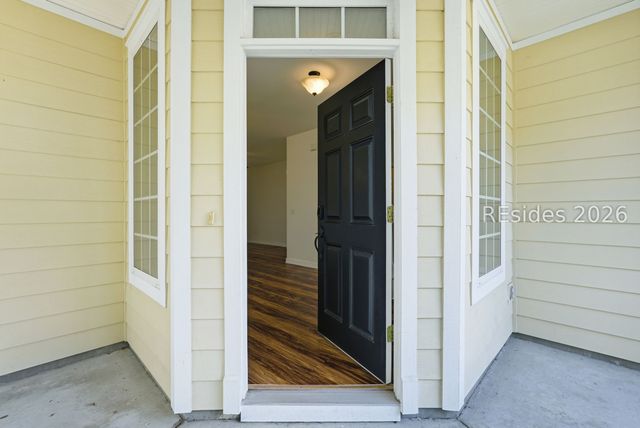 8 Winterberry Ln, Bluffton, SC 29910