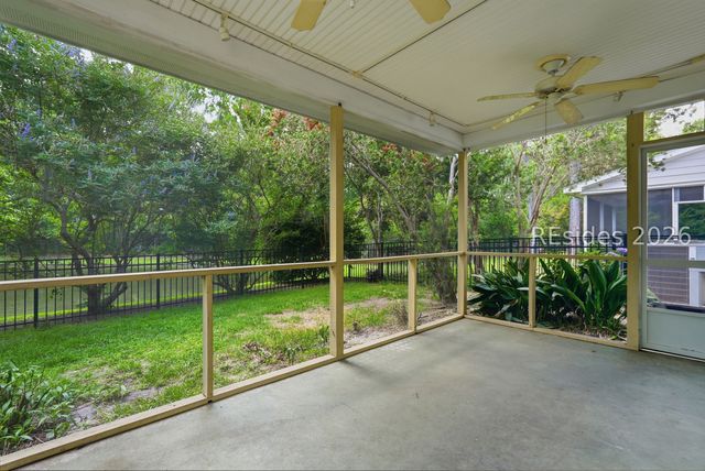 8 Winterberry Ln, Bluffton, SC 29910
