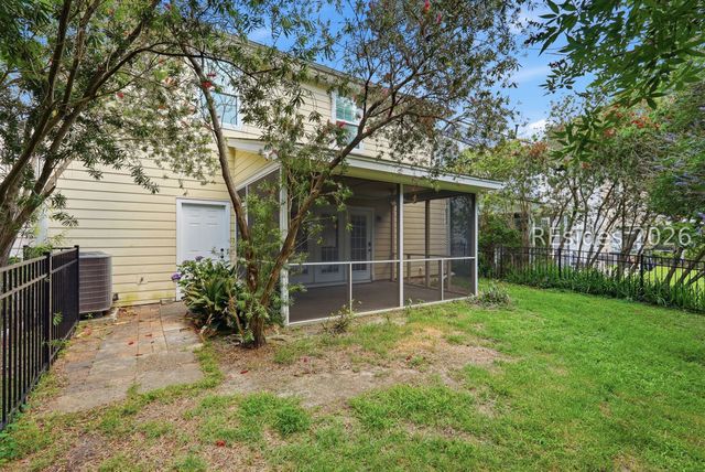 8 Winterberry Ln, Bluffton, SC 29910