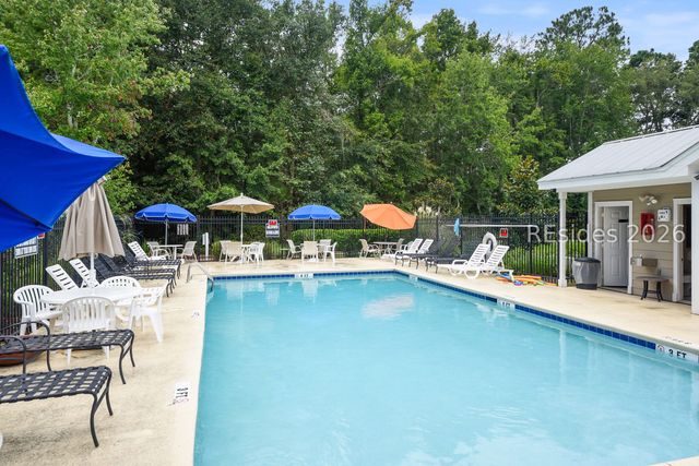 8 Winterberry Ln, Bluffton, SC 29910