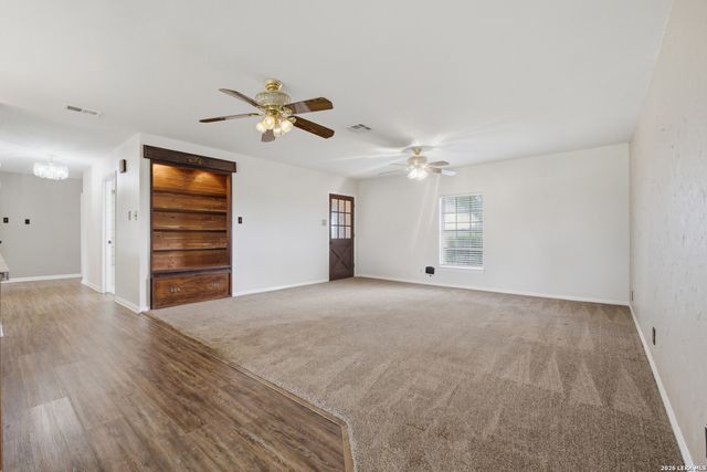 7970 KNOWLTON RD, San Antonio, TX 78263