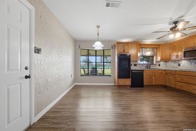 7970 KNOWLTON RD, San Antonio, TX 78263