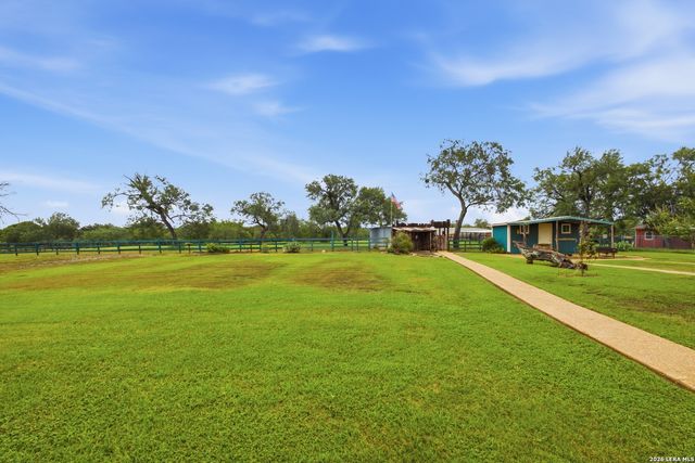 7970 KNOWLTON RD, San Antonio, TX 78263