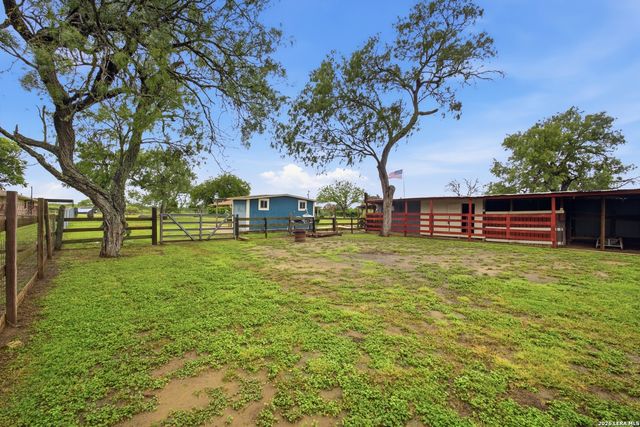 7970 KNOWLTON RD, San Antonio, TX 78263