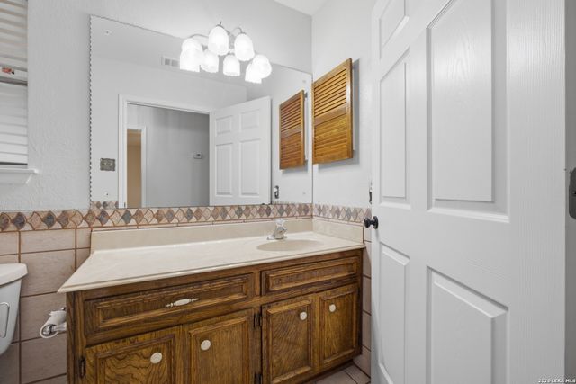 7970 KNOWLTON RD, San Antonio, TX 78263