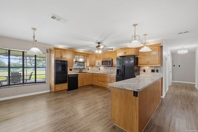 7970 KNOWLTON RD, San Antonio, TX 78263