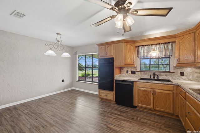 7970 KNOWLTON RD, San Antonio, TX 78263
