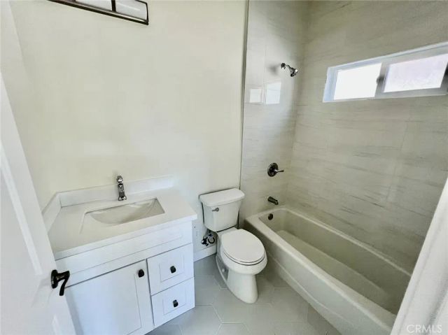 915 W 21st, Los Angeles, CA 90007
