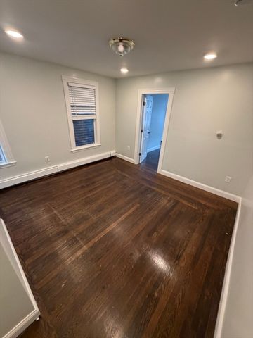 83 Chelsea 1, Boston, MA 02128