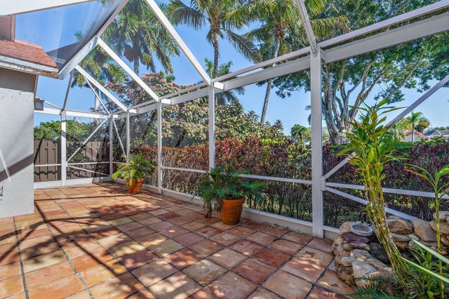 8384 Heritage Club Drive, West Palm Beach, FL 33412