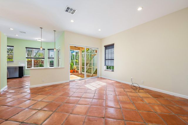 8384 Heritage Club Drive, West Palm Beach, FL 33412