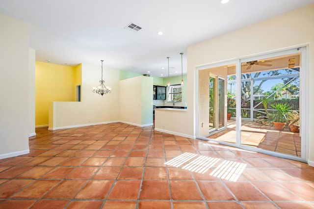 8384 Heritage Club Drive, West Palm Beach, FL 33412