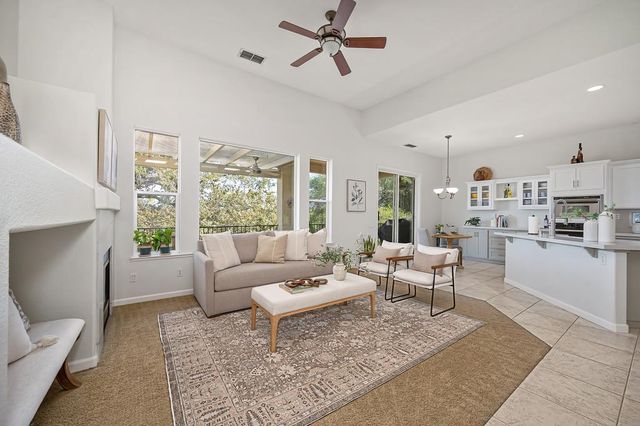 4367 Newland Heights Dr, Rocklin, CA 95765