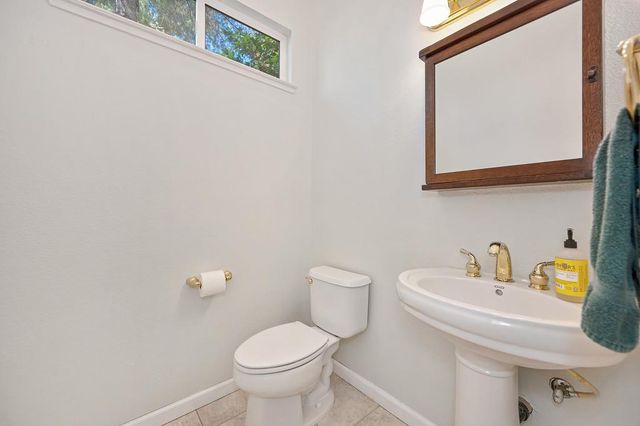4367 Newland Heights Dr, Rocklin, CA 95765