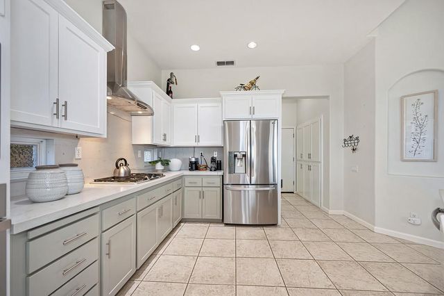 4367 Newland Heights Dr, Rocklin, CA 95765