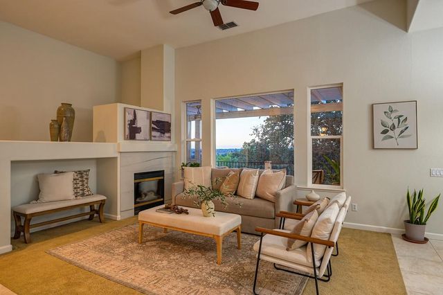 4367 Newland Heights Dr, Rocklin, CA 95765