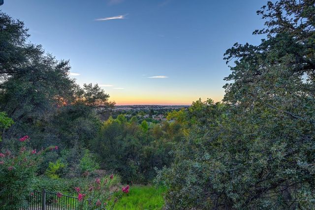 4367 Newland Heights Dr, Rocklin, CA 95765