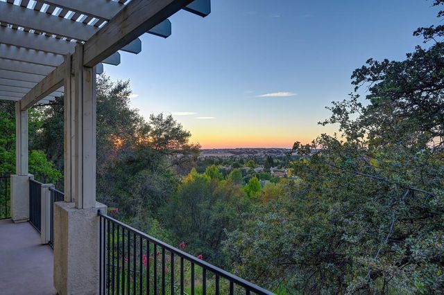 4367 Newland Heights Dr, Rocklin, CA 95765