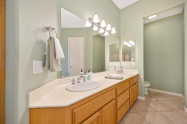 4367 Newland Heights Dr, Rocklin, CA 95765