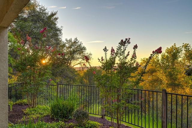 4367 Newland Heights Dr, Rocklin, CA 95765