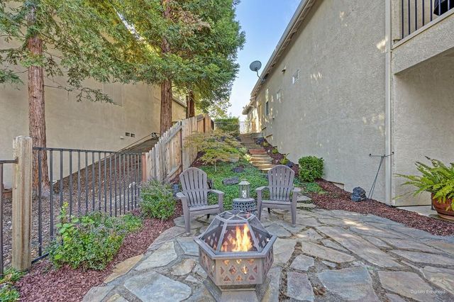 4367 Newland Heights Dr, Rocklin, CA 95765