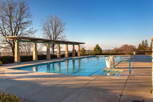 4367 Newland Heights Dr, Rocklin, CA 95765