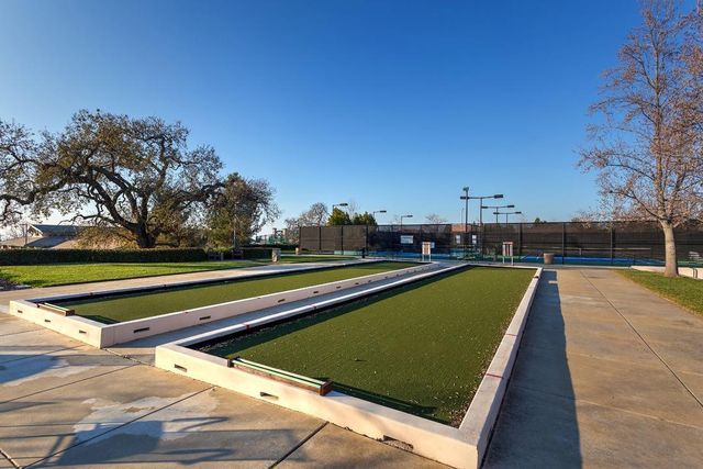 4367 Newland Heights Dr, Rocklin, CA 95765