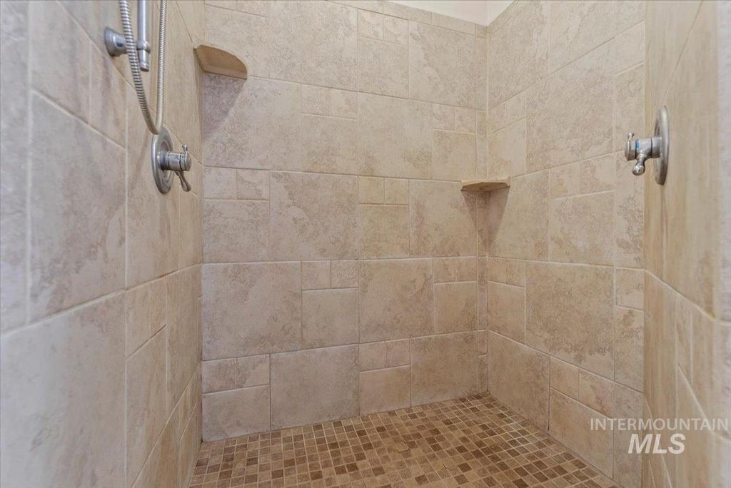 675 W Russell Dr, Prairie, ID 83647 photo 18