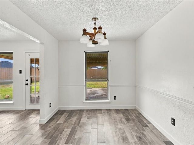 725 Southridge Court, Grand Prairie, TX 75052