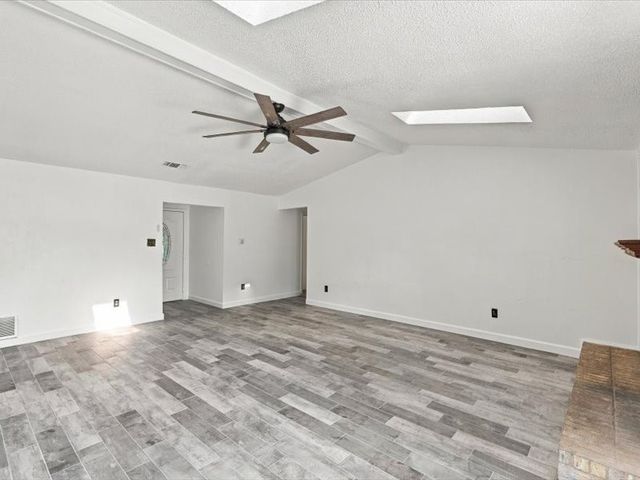725 Southridge Court, Grand Prairie, TX 75052