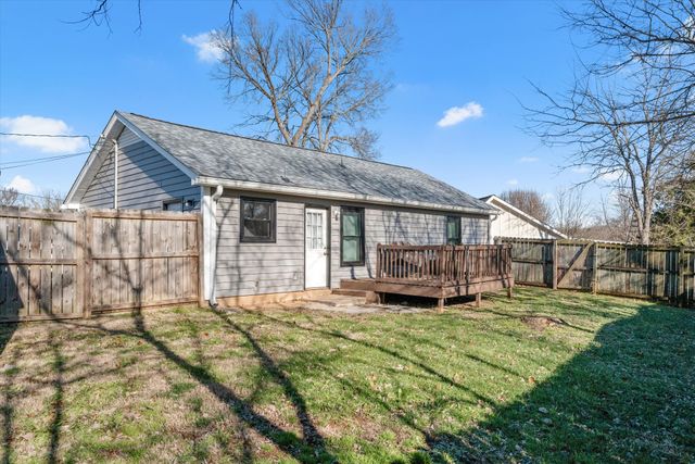 585 Cedar Bend Ln, La Vergne, TN 37086