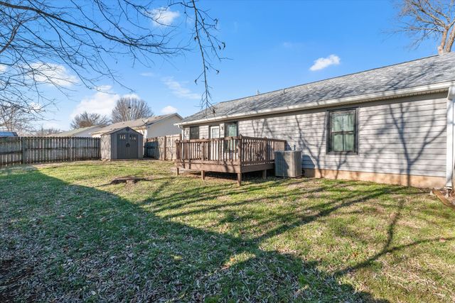 585 Cedar Bend Ln, La Vergne, TN 37086