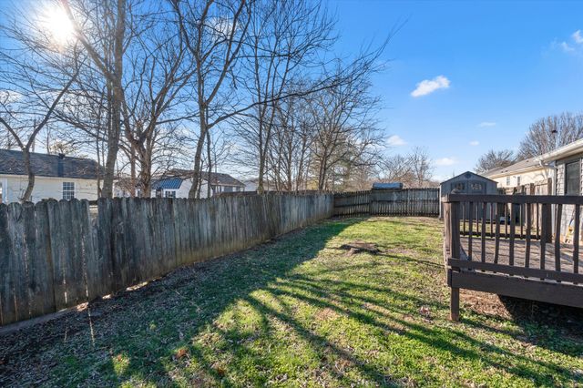 585 Cedar Bend Ln, La Vergne, TN 37086