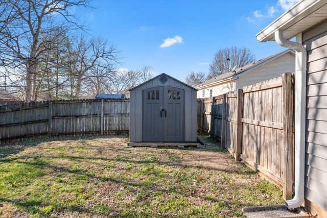 585 Cedar Bend Ln, La Vergne, TN 37086