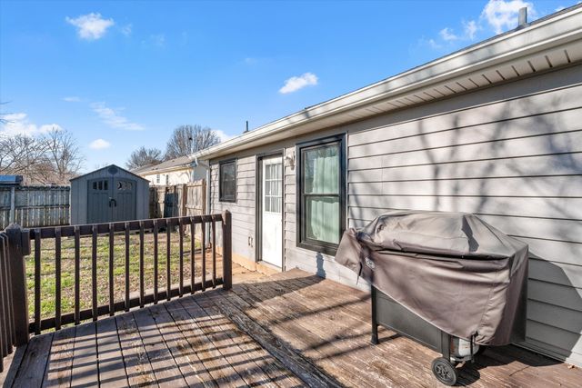 585 Cedar Bend Ln, La Vergne, TN 37086