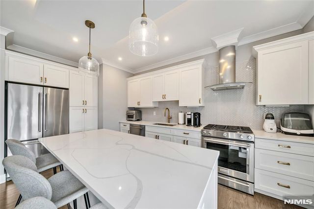 23 Legion Drive 202, Cresskill, NJ 07626